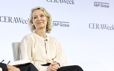 Guerra no Oriente Médio completa um mês e redefine estratégias para óleo, gás e renováveis