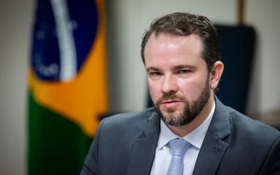 Governo vai editar MP para diesel importado, Petrobras cobra caro no GLP e MME estuda medidas